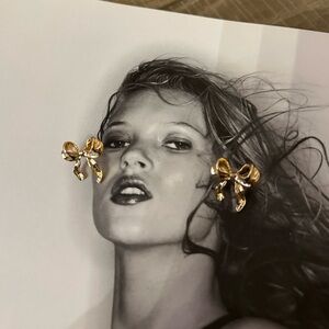 Chic Gold Bow Earrings NWT